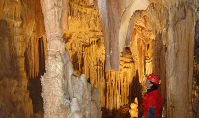 Intima, suggestiva ma "vietata": ad Altamura alla scoperta della Grotta Torre di Lesco